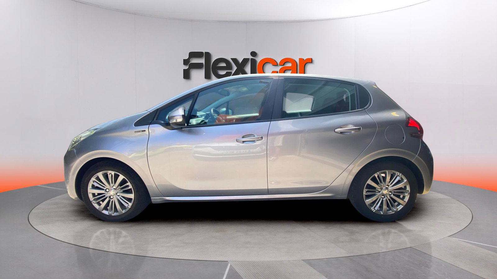 https://cdn-flexicar.caraffinity.it/public_appraisal_images_pro/images/stock/275737/uqFLKrNK3Q__KTT (8).jpeg